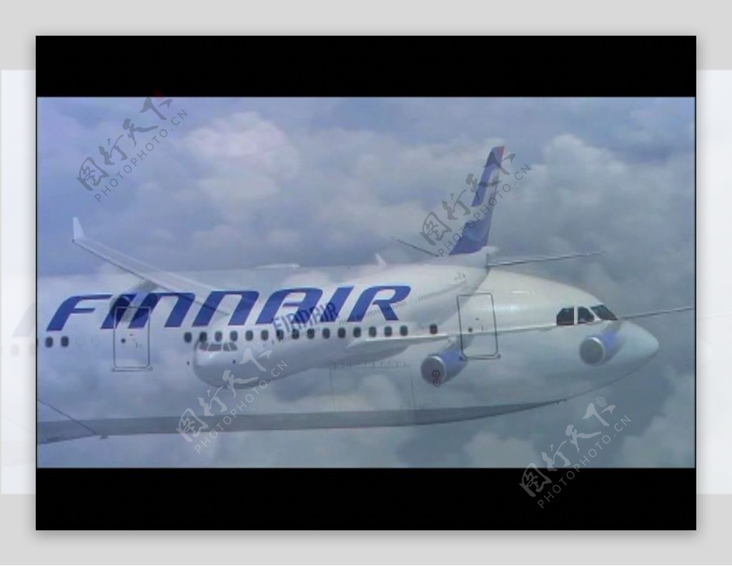 云层上的外国客运飞机视频素材