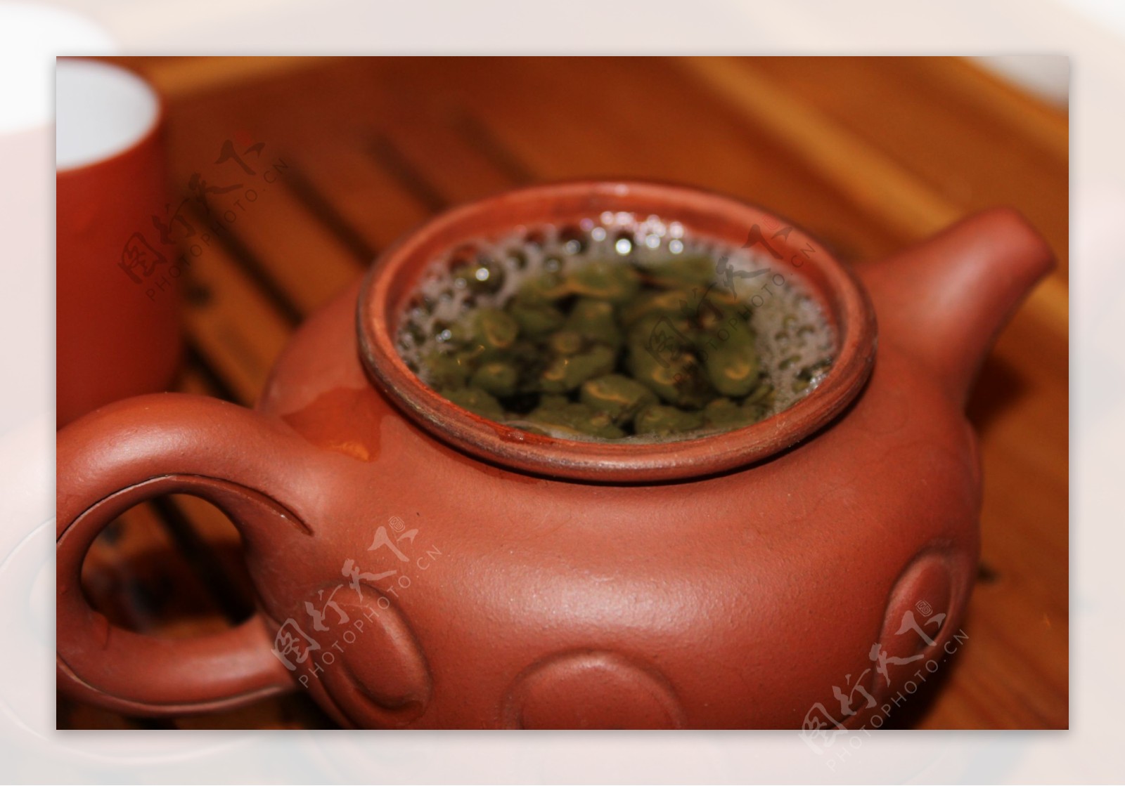 紫砂壶泡茶图片