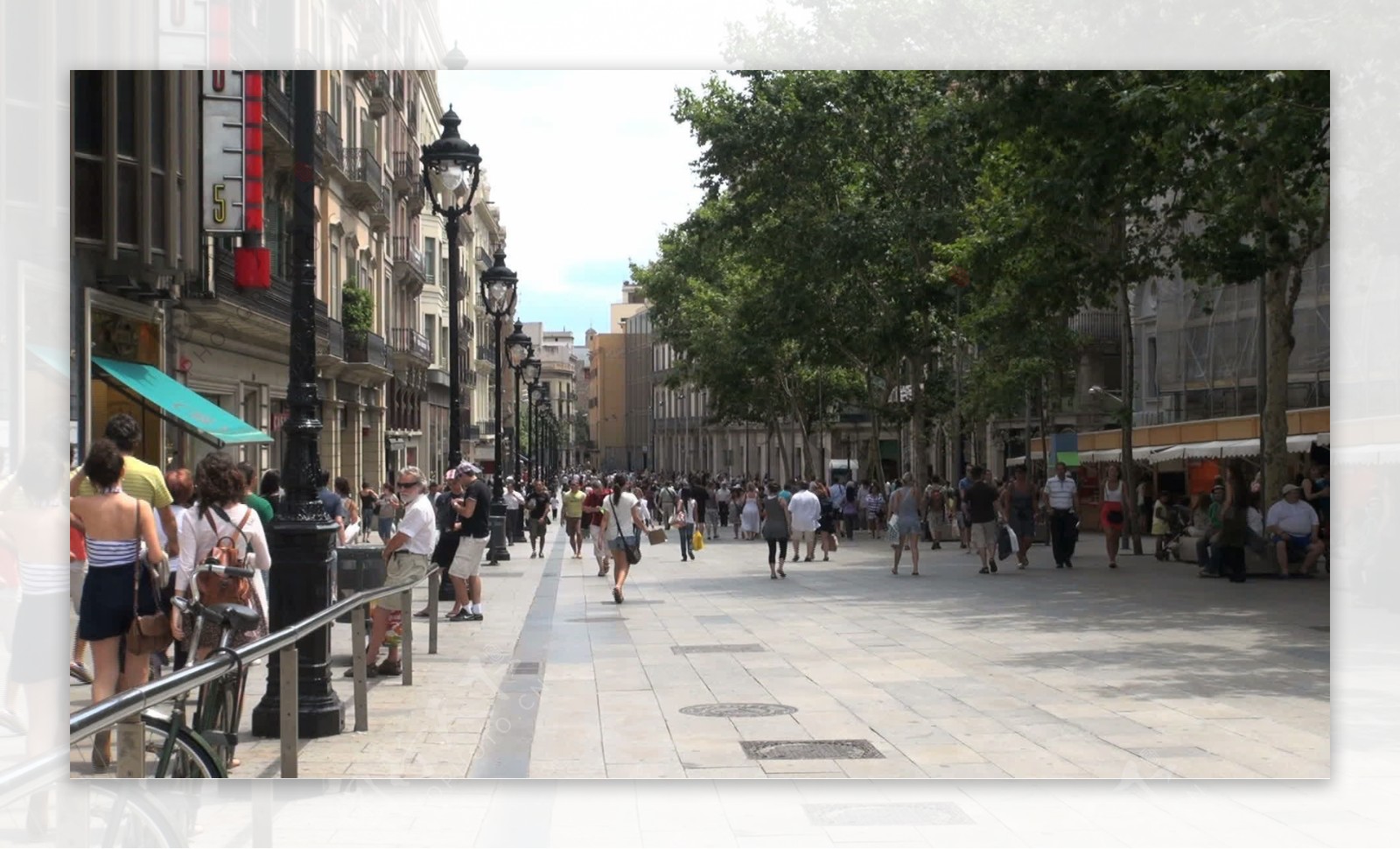 人在西班牙巴塞罗那股票视频在街上的人群