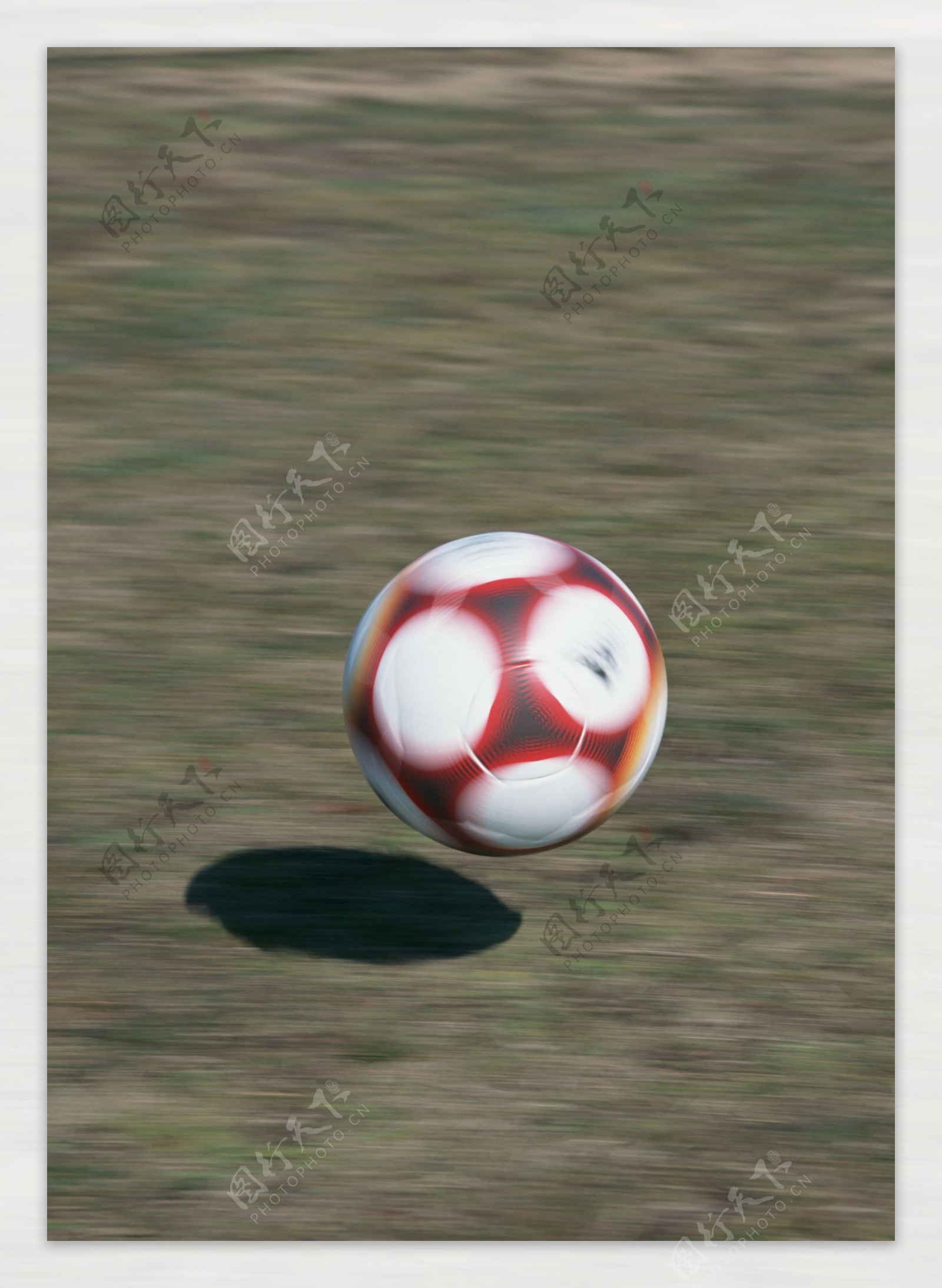 飞驰的足球图片