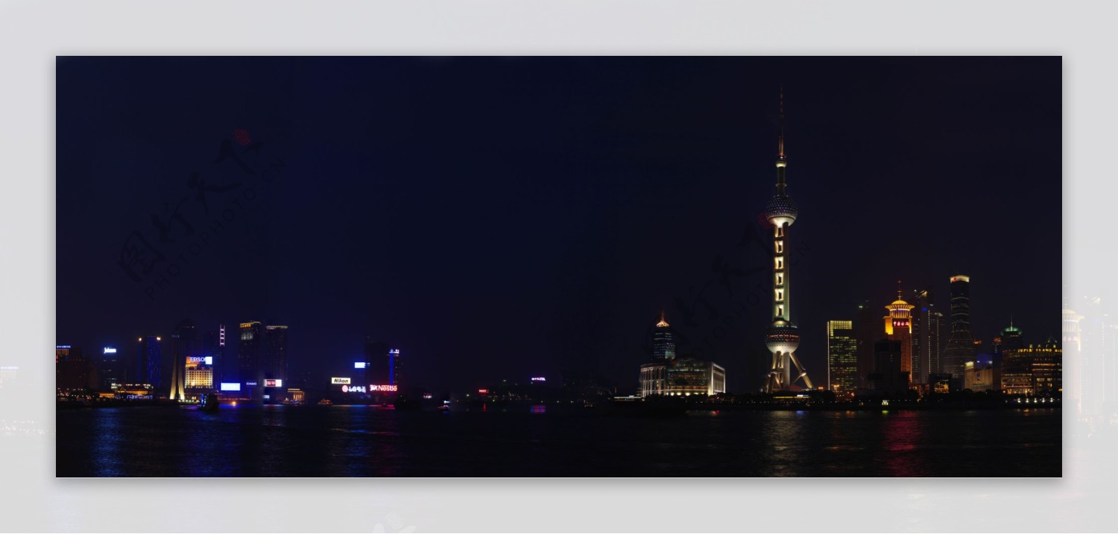 黄浦江的夜景图片