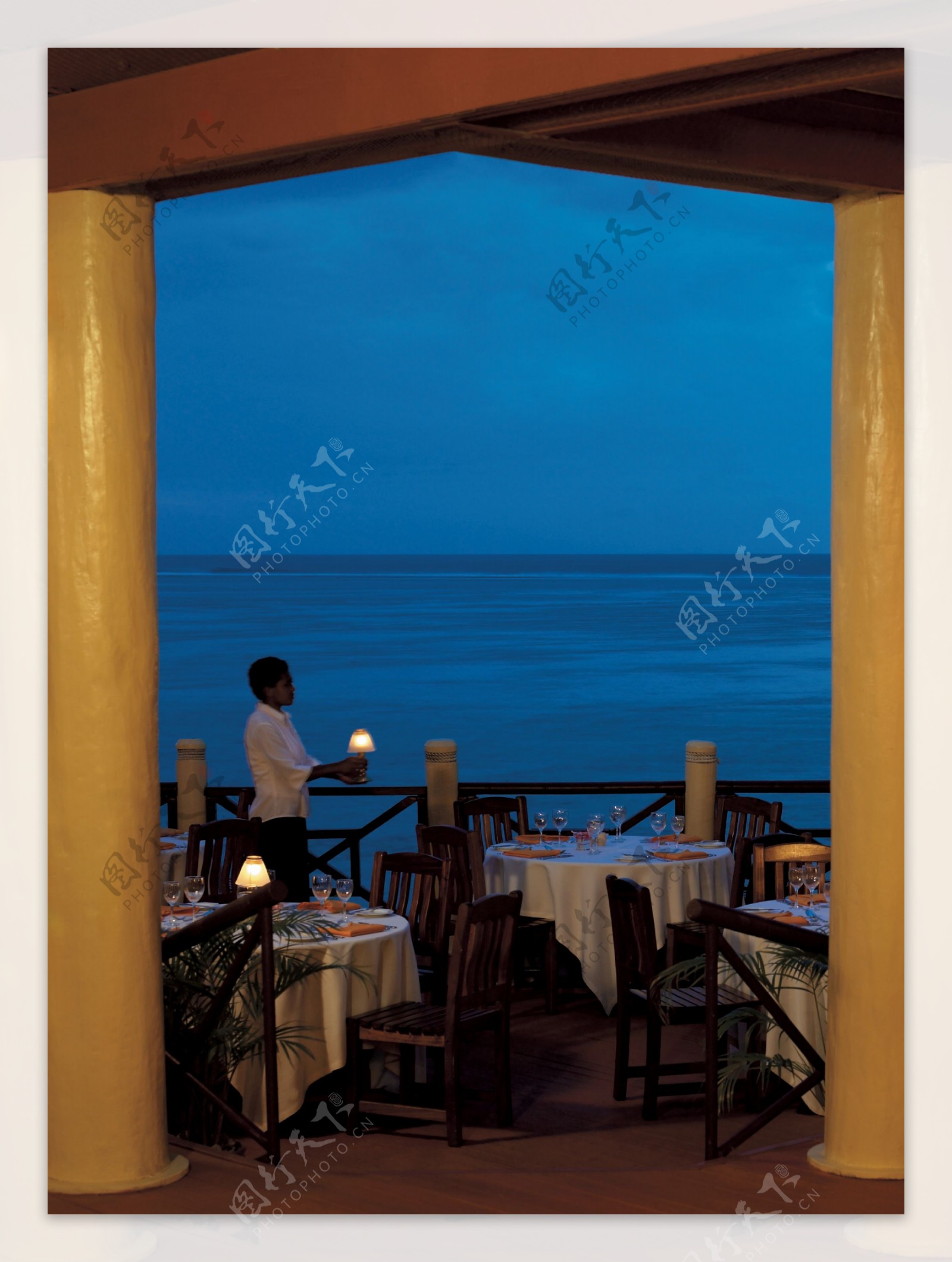 海边餐厅图片