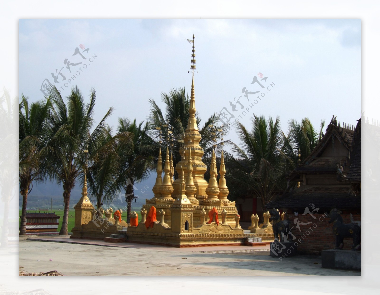 傣族寺庙塔图片