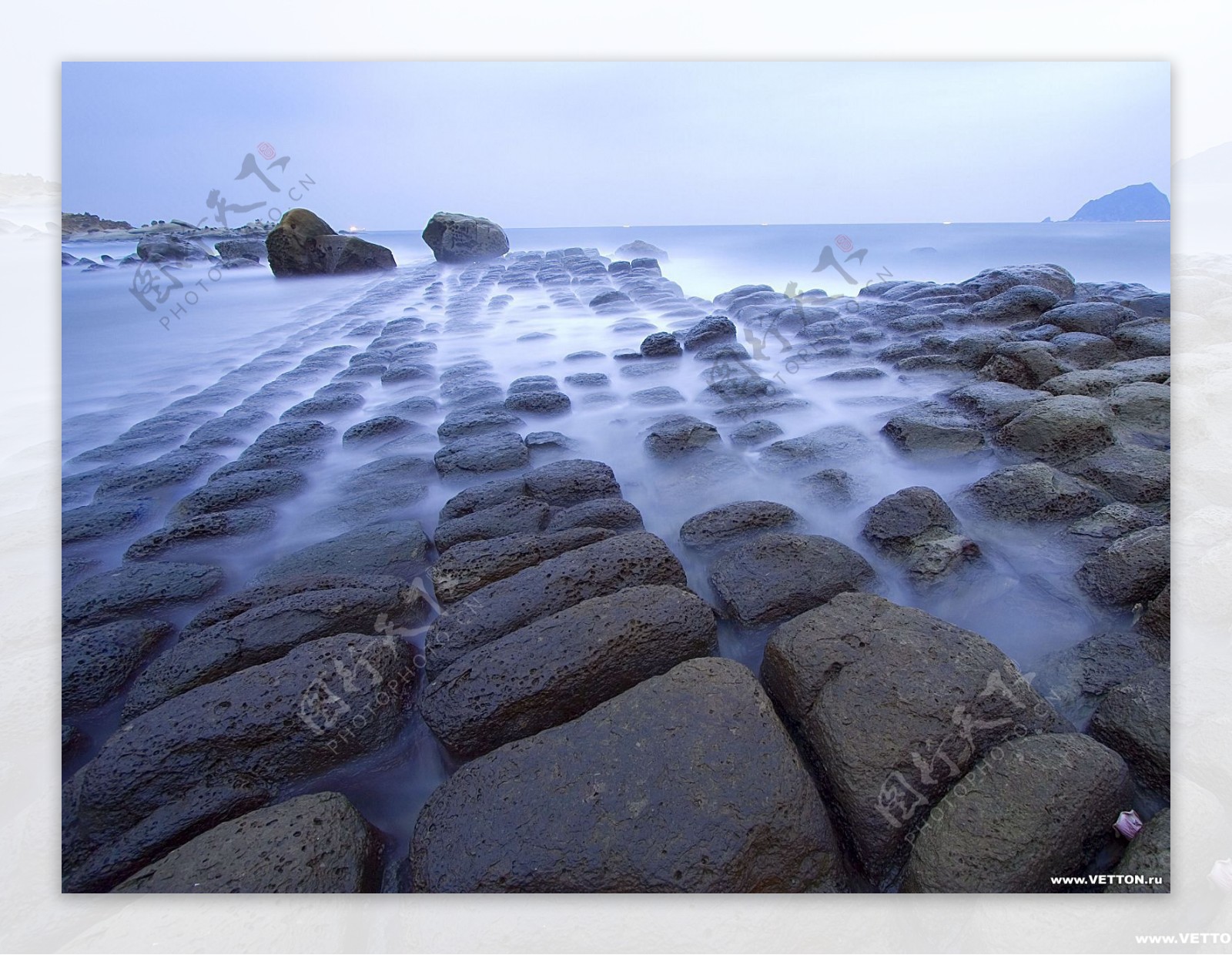 岩石海滩景观图片
