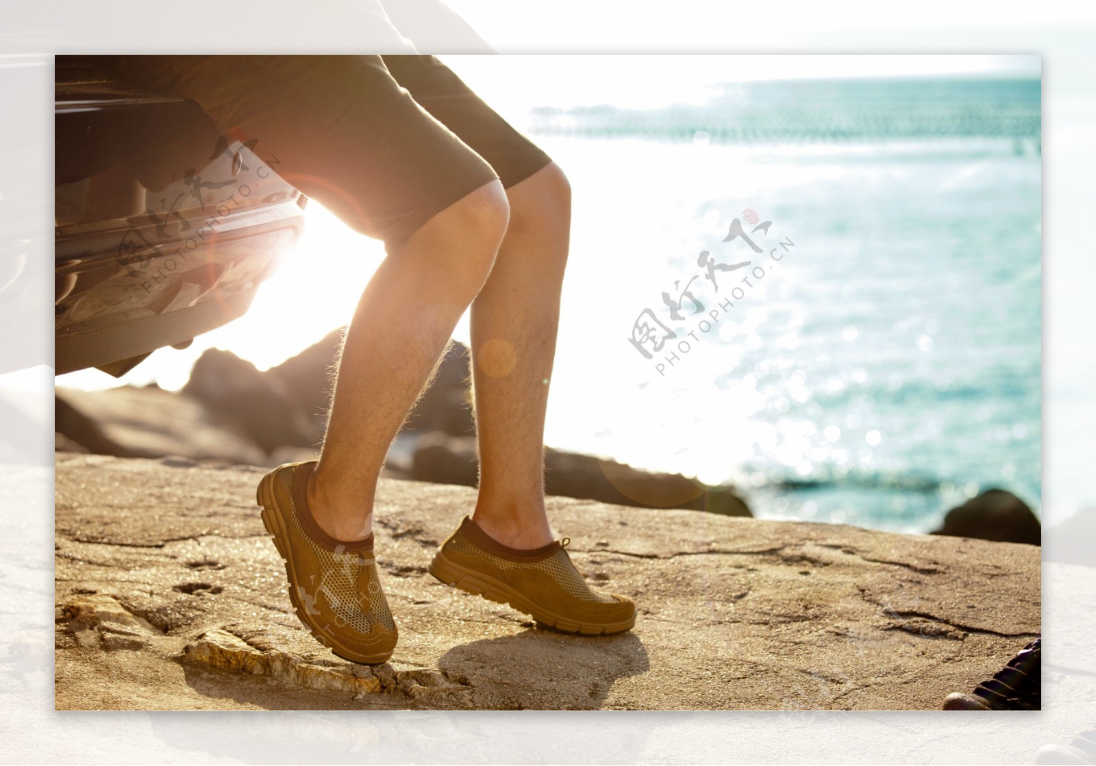 海边太阳鞋子户外场景图片