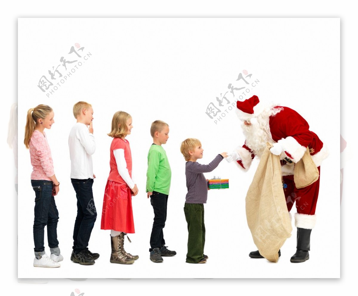圣诞老人给排队的孩子发礼品图片