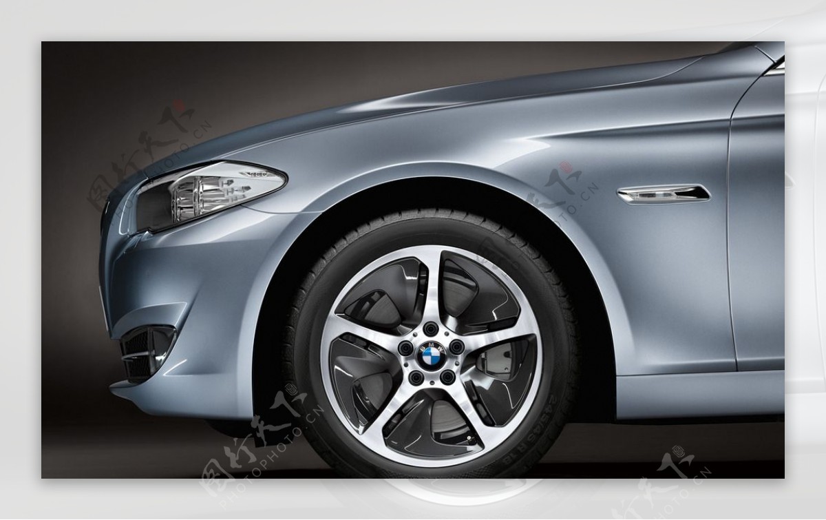 全新BMW高效混合动力5系前车图片