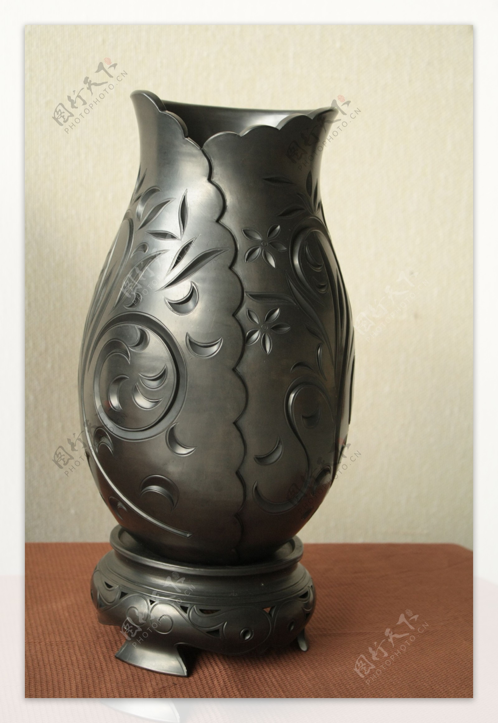 黑陶花瓶图片