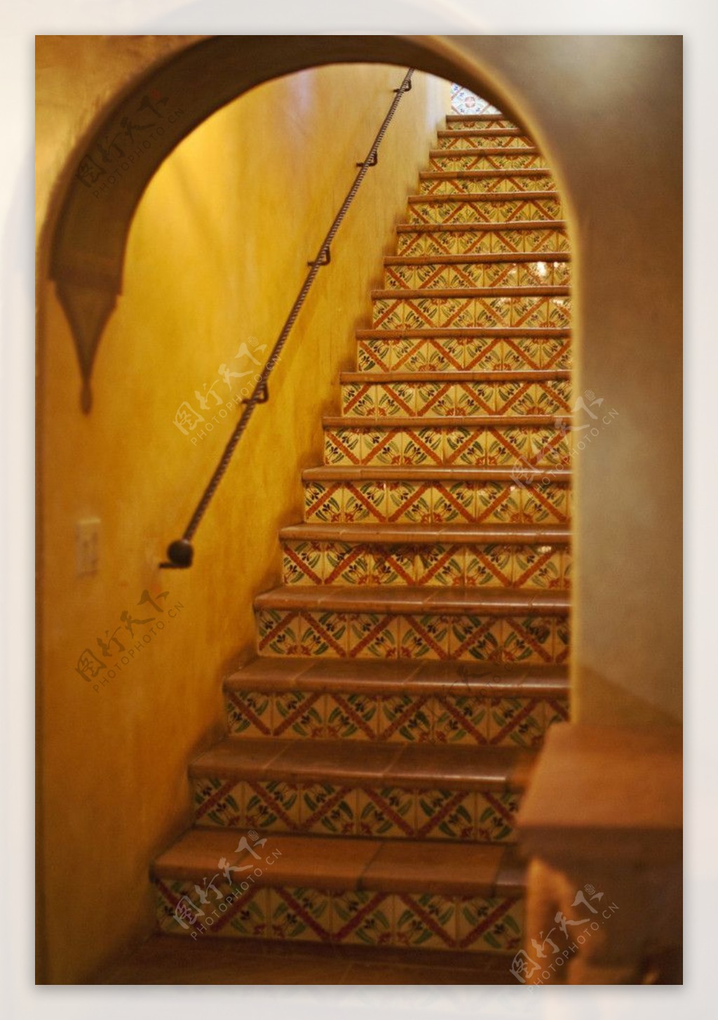 豪华别墅庄园里的楼梯图片