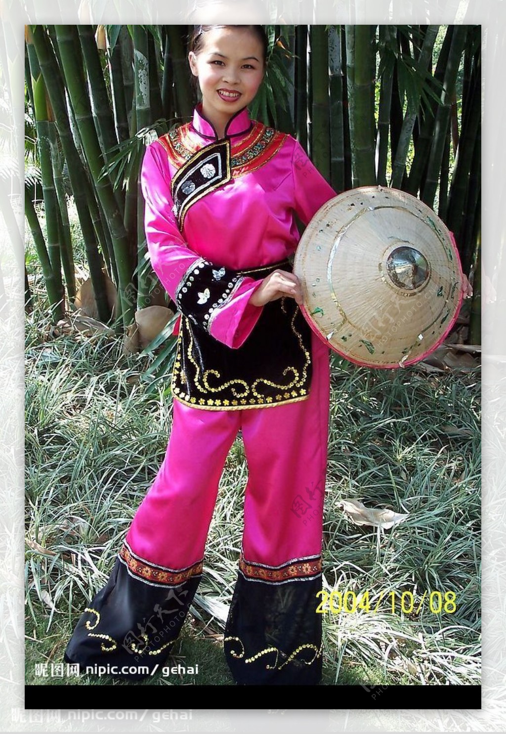 毛南族姑娘图片