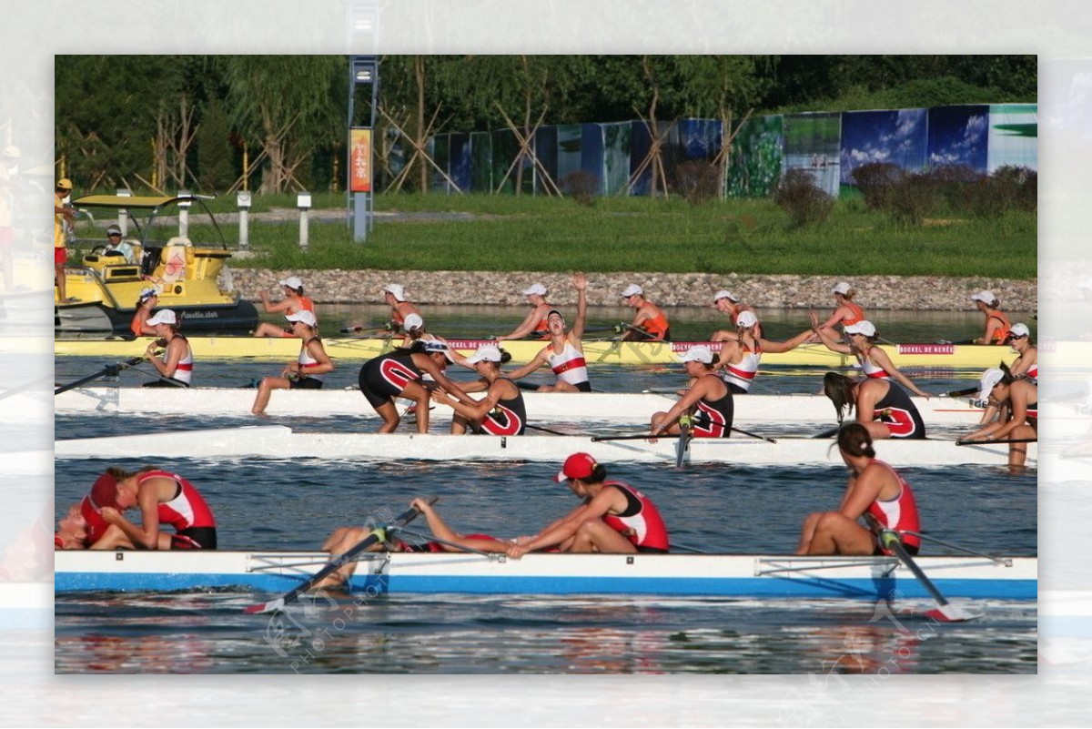 2008奥运会女子多人皮划艇赛后图片