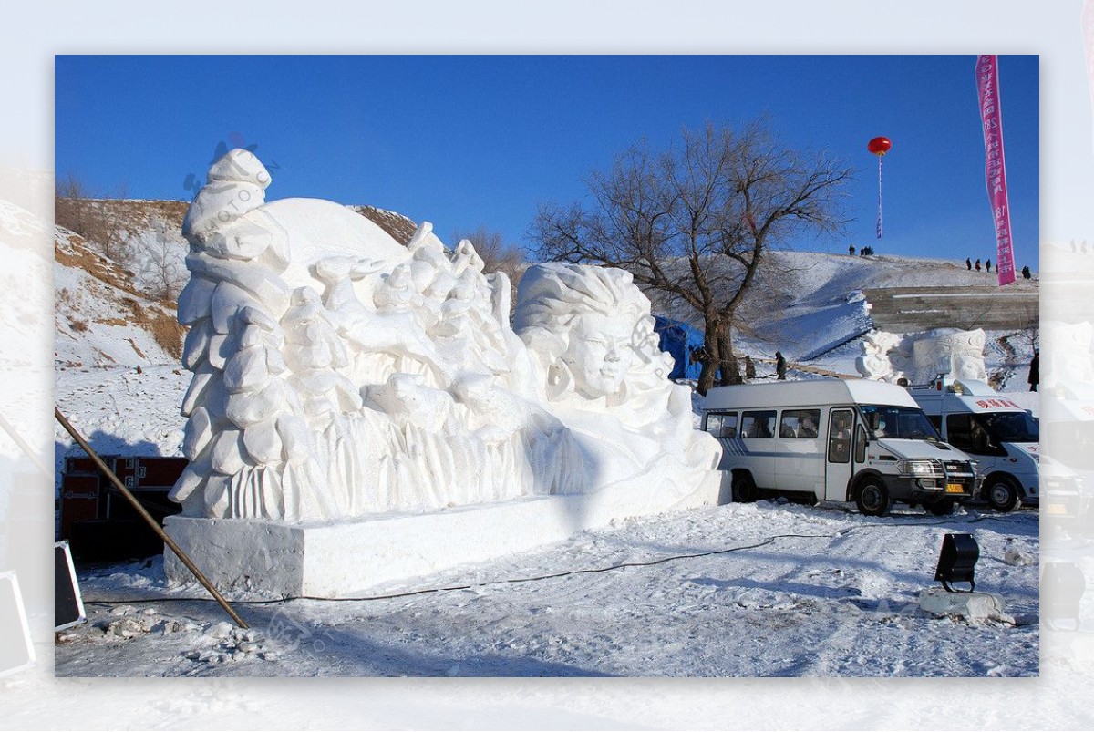 冬季那达慕的雪雕图片