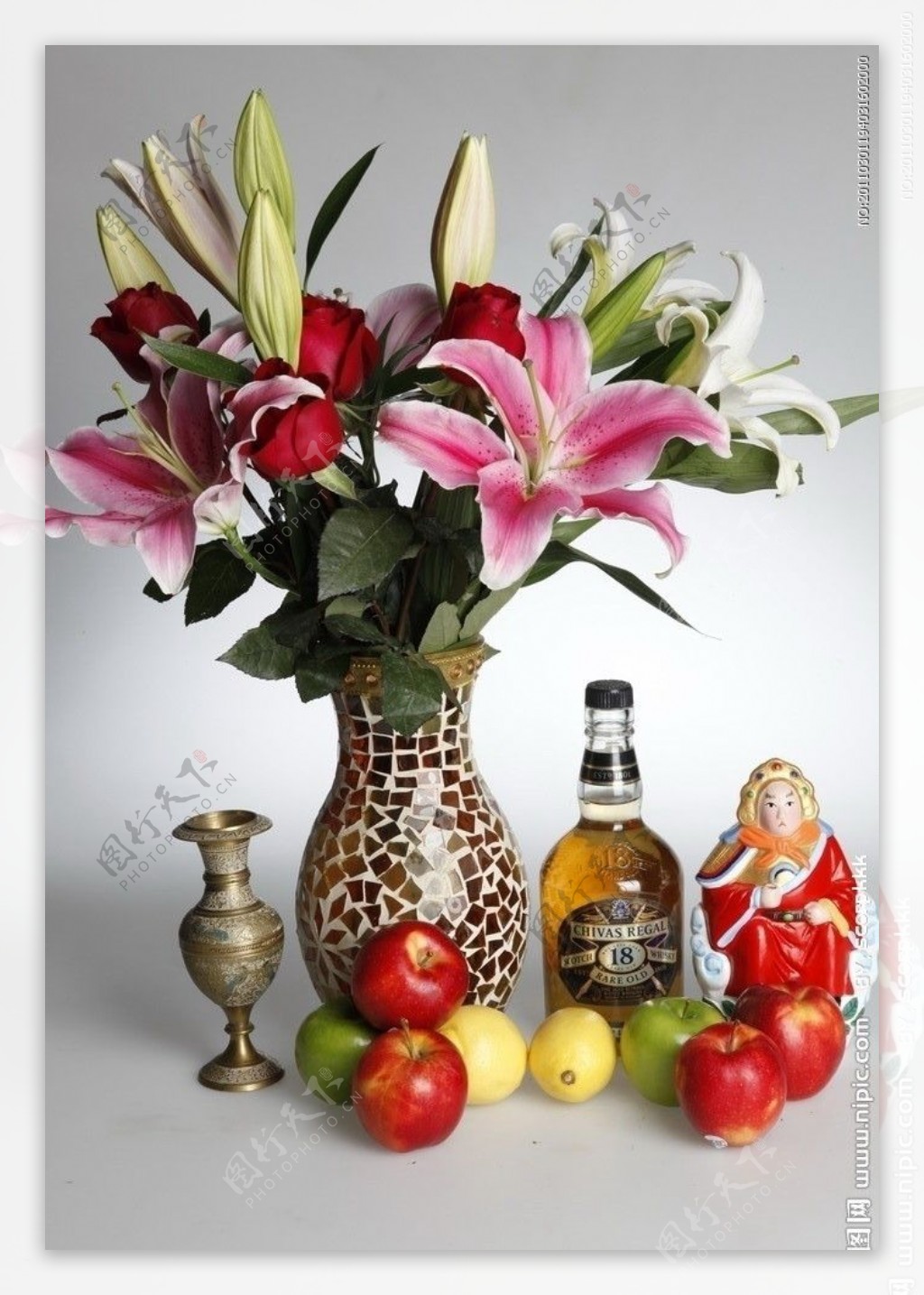 静物摄影百合花瓶图片