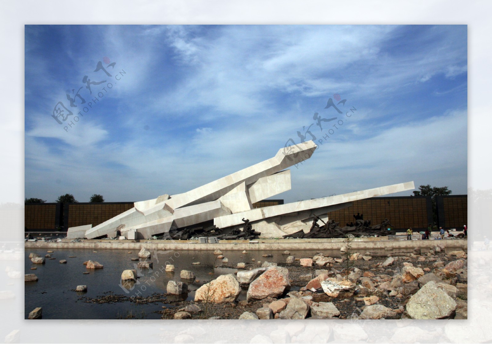 唐山地震纪念雕塑图片
