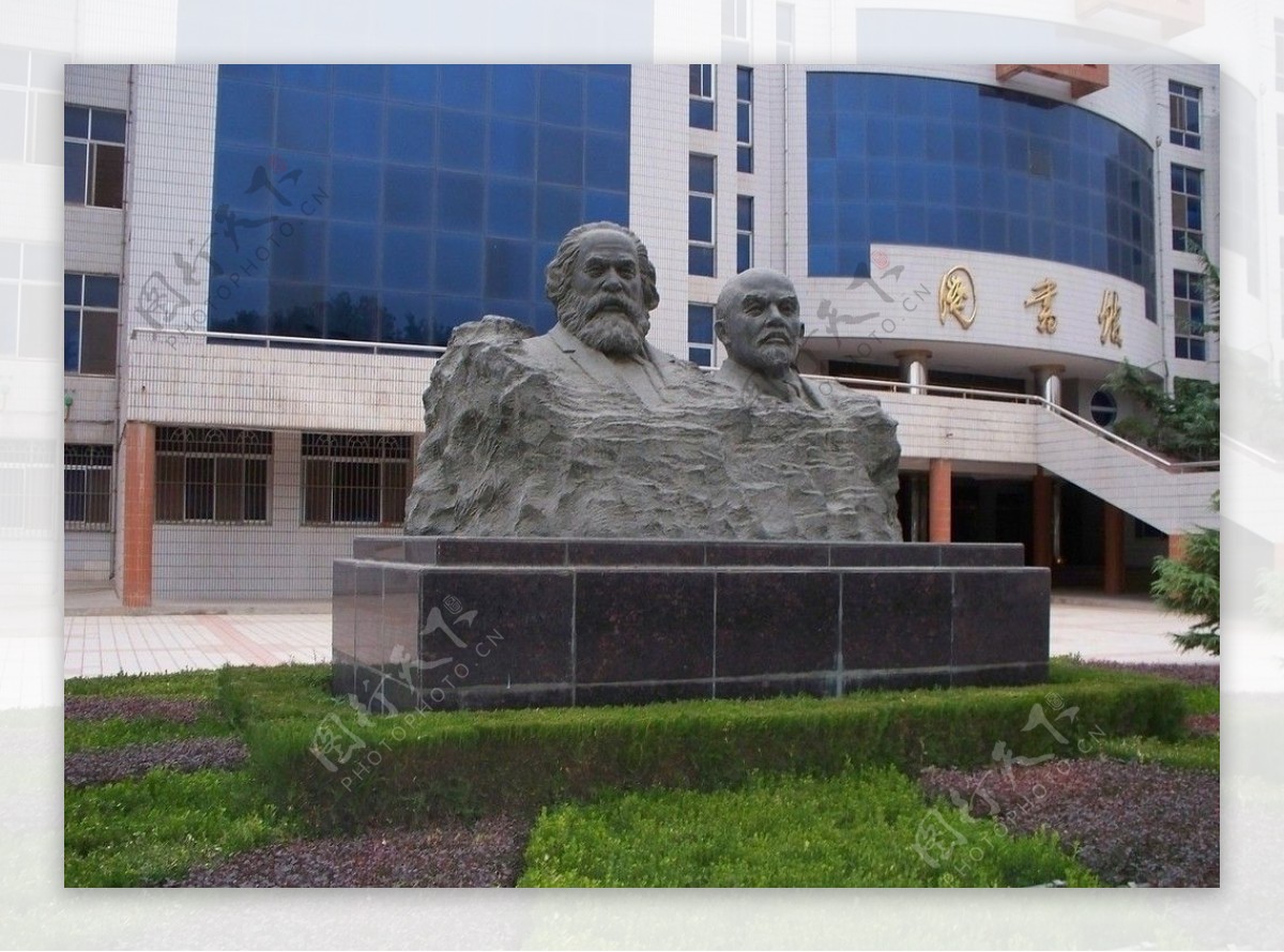 甘肃省委党校图书馆前西侧雕塑图片