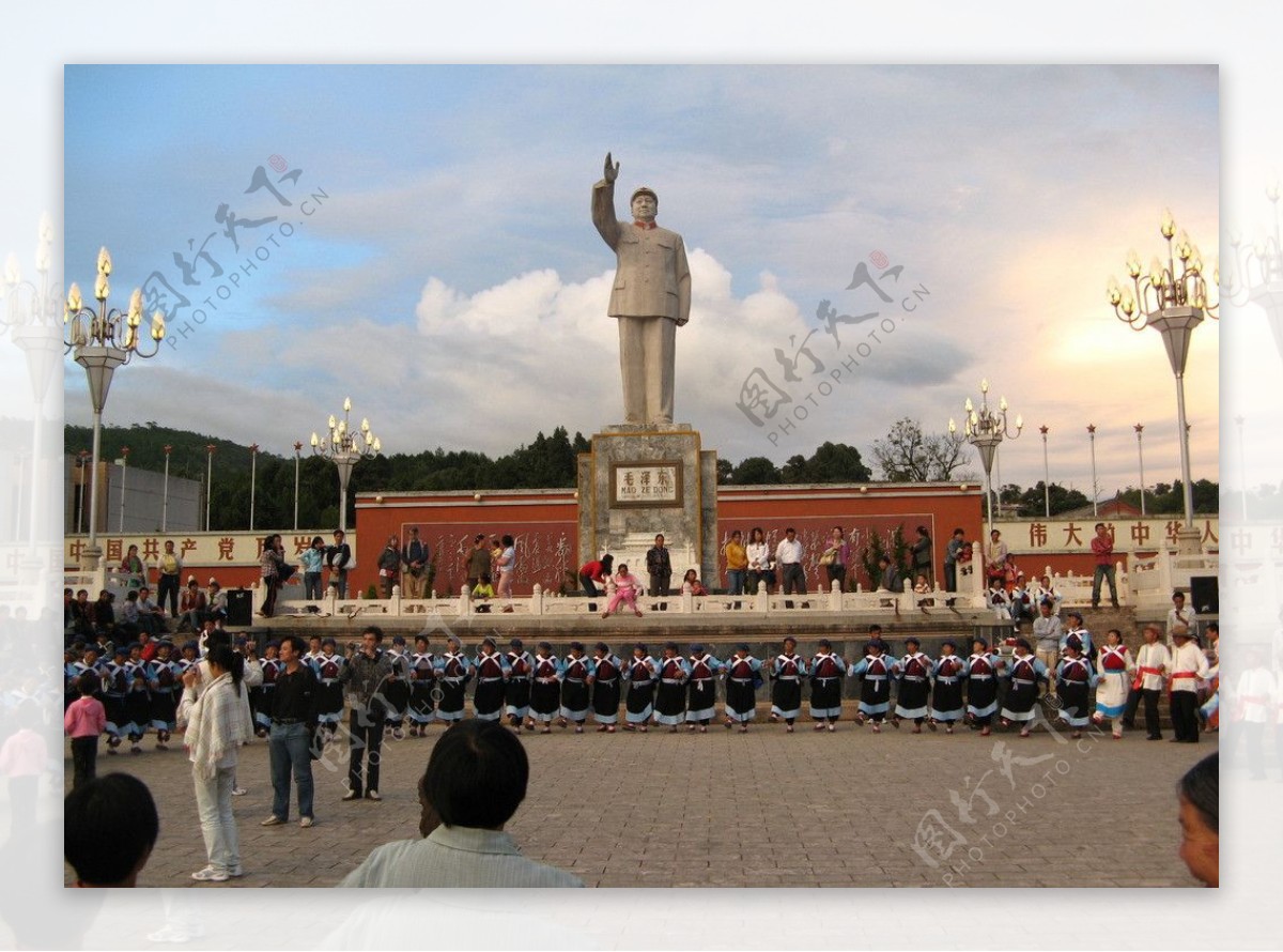 丽江民族特色广场图片