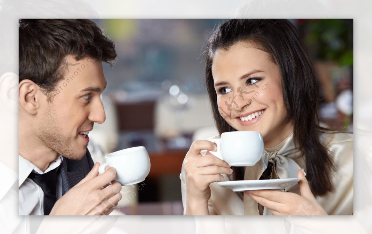 喝咖啡的情侣图片