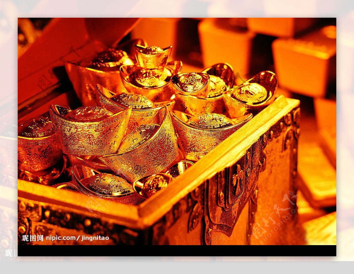 黄金期货震荡区间反复验证，耐心是否成为核心优势