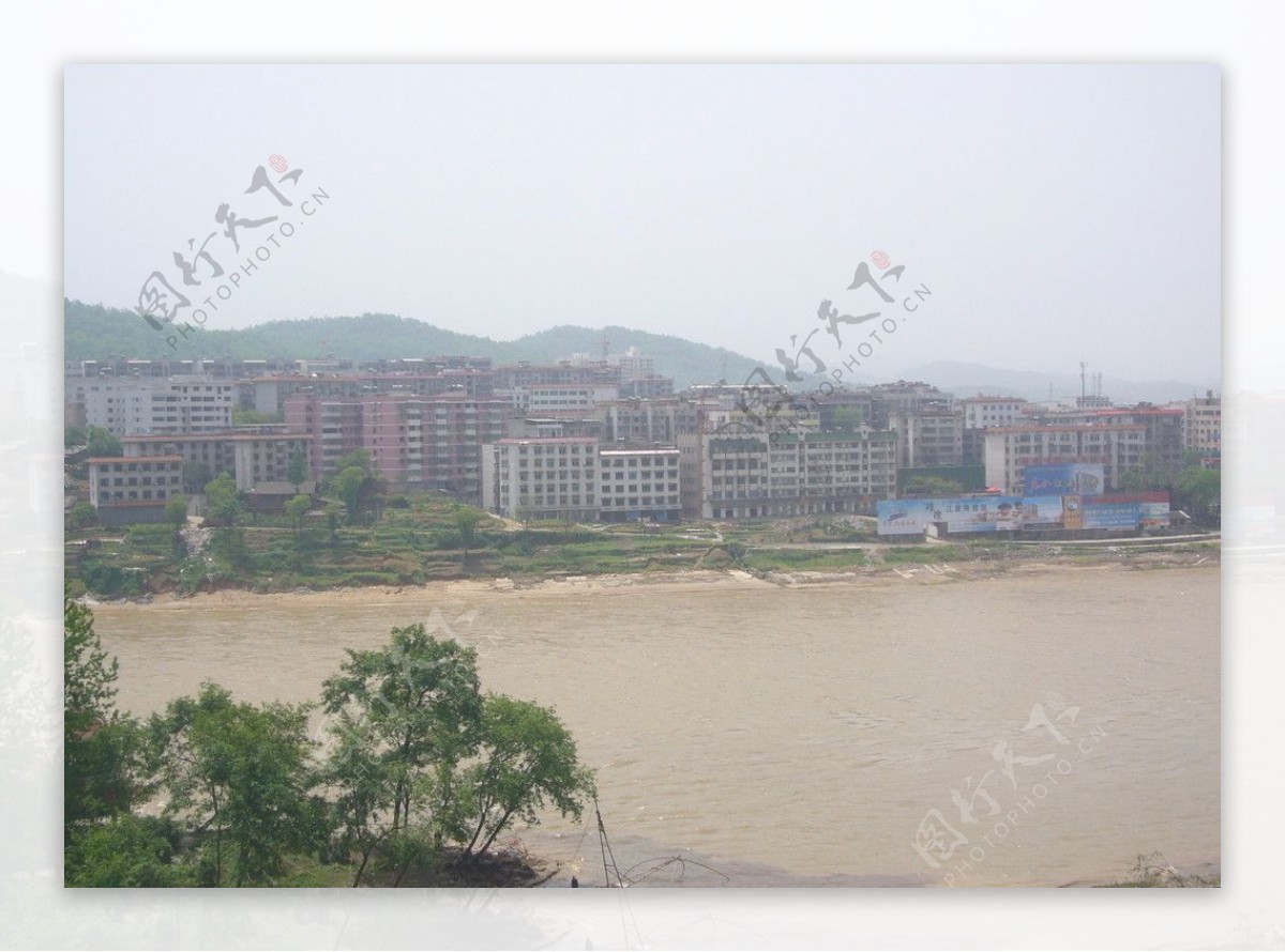 资江河畔的冷水江布溪特区图片