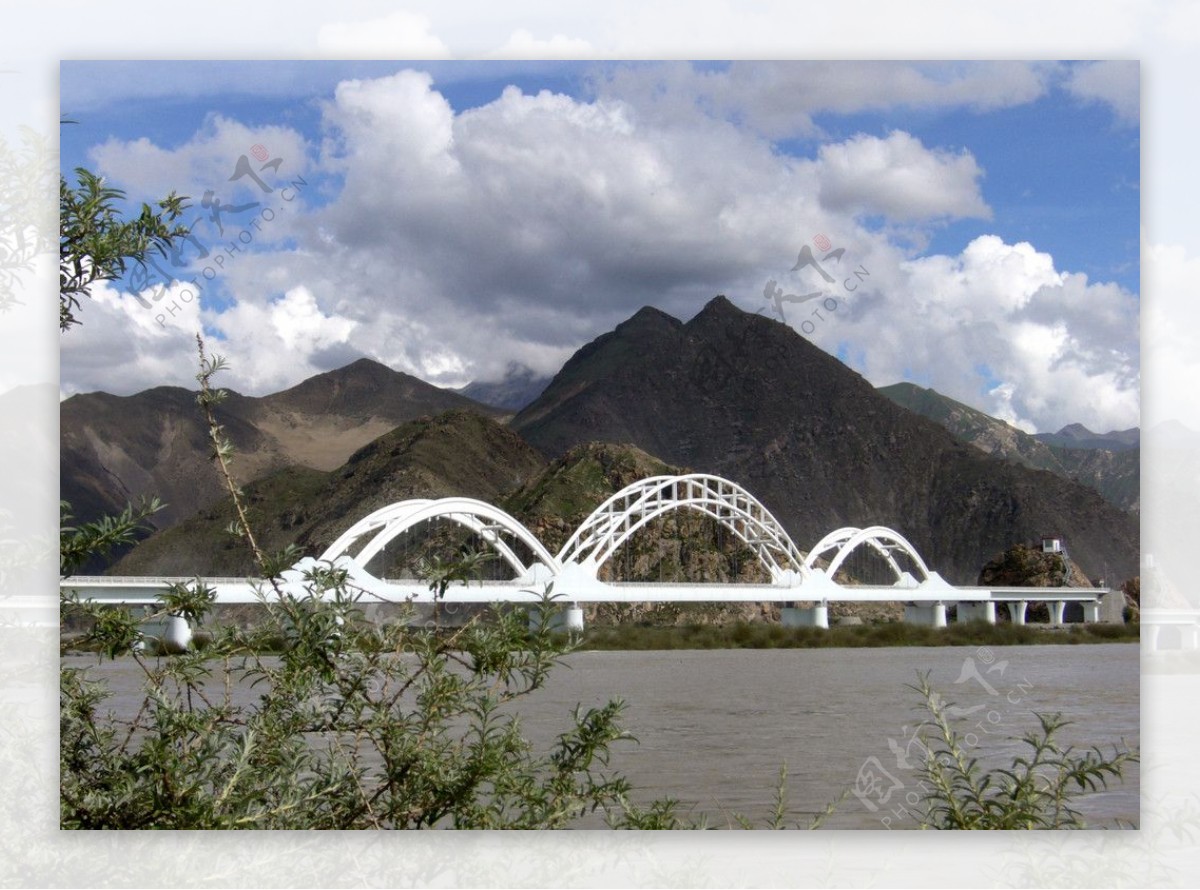 拉萨青藏铁路特大桥图片