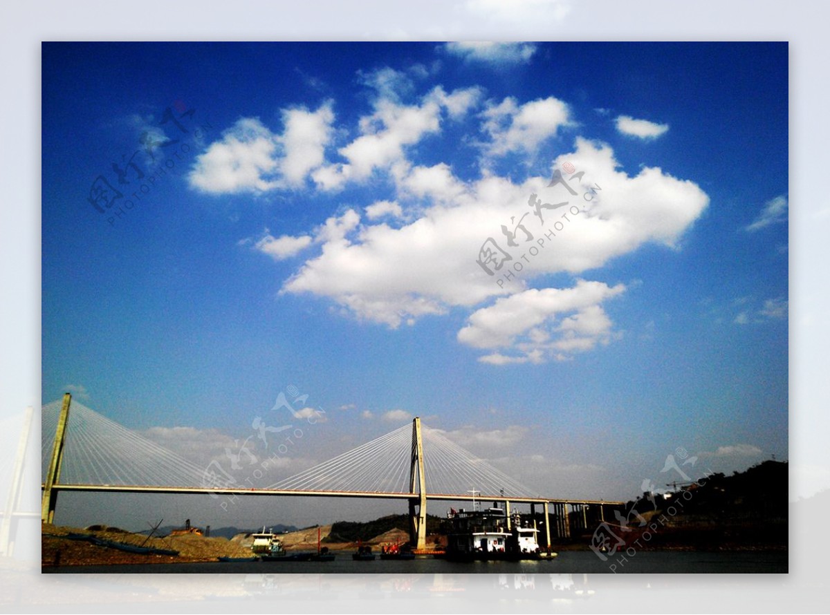江津的桥与天图片