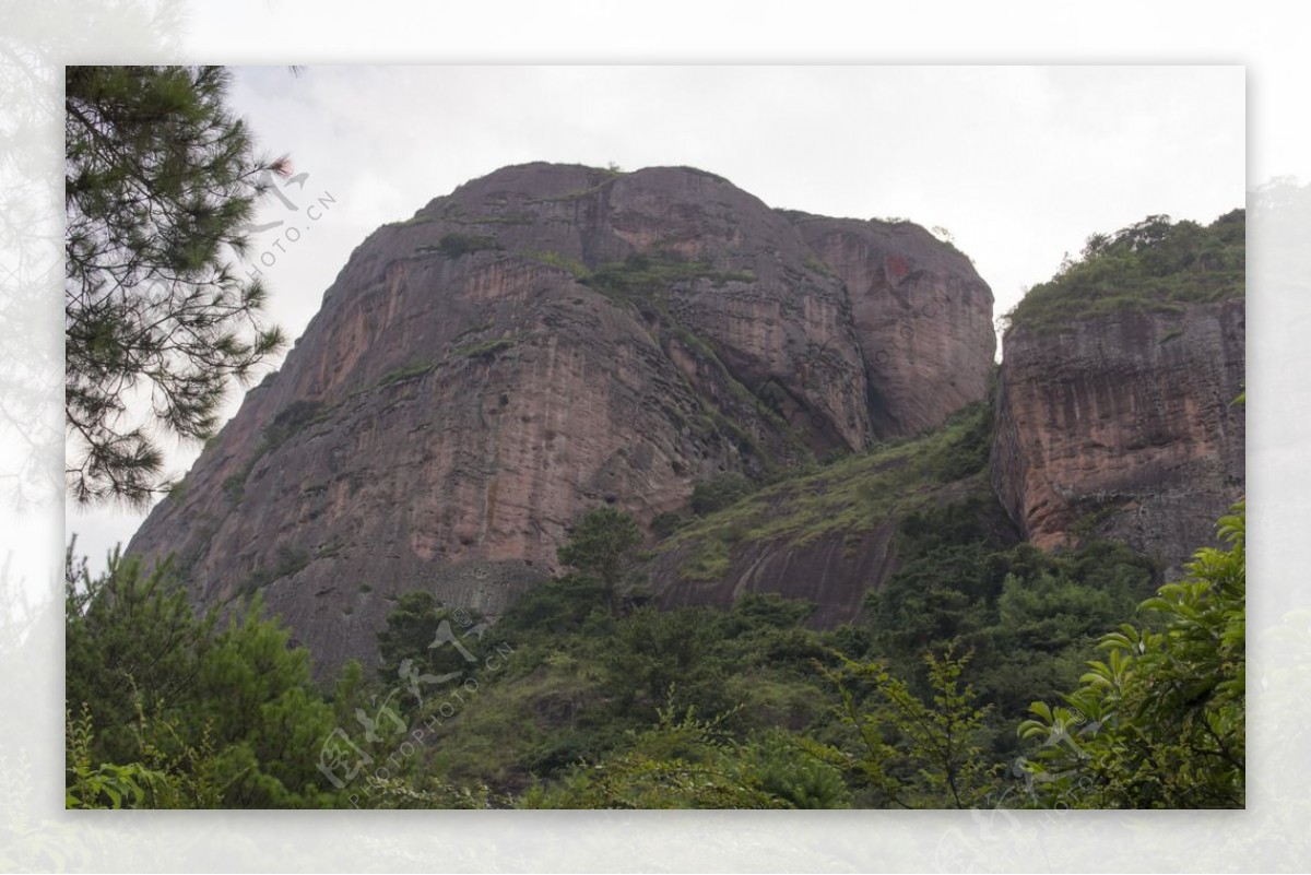 广东梅州南台山悬崖图片