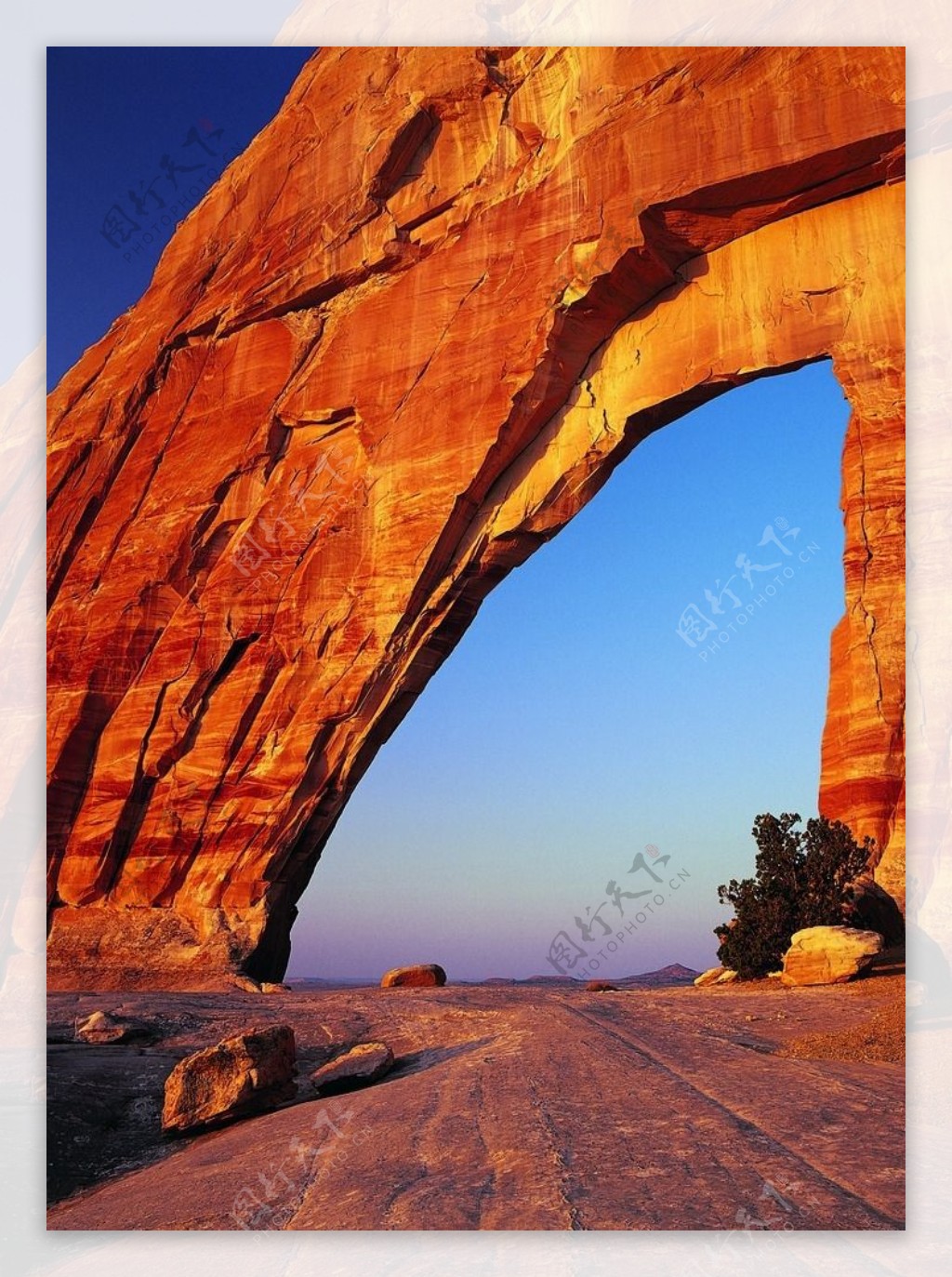 红岩石门图片