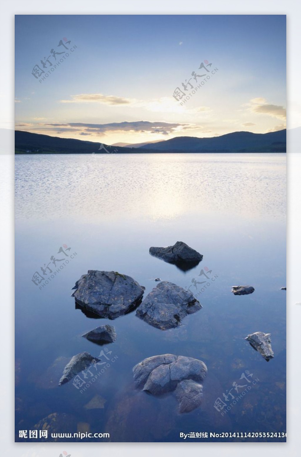 湖泊太阳石头图片