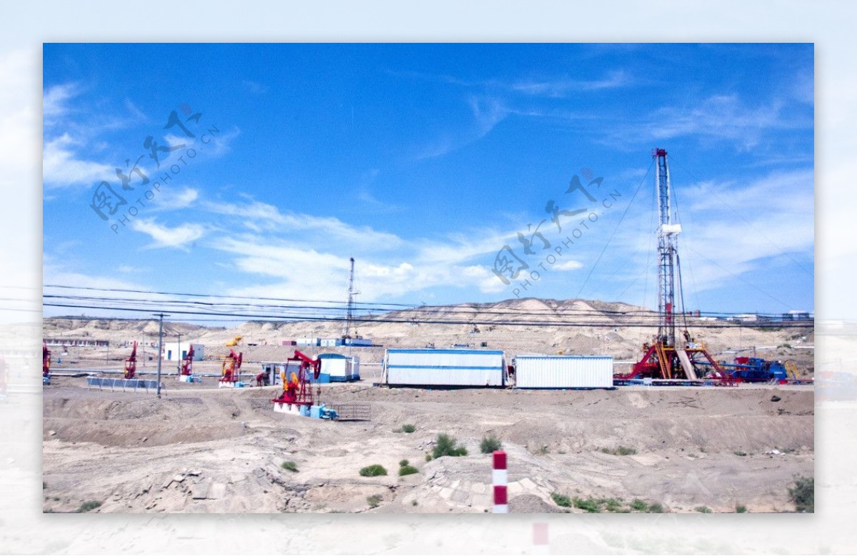 蓝天土地工业新疆风景图片