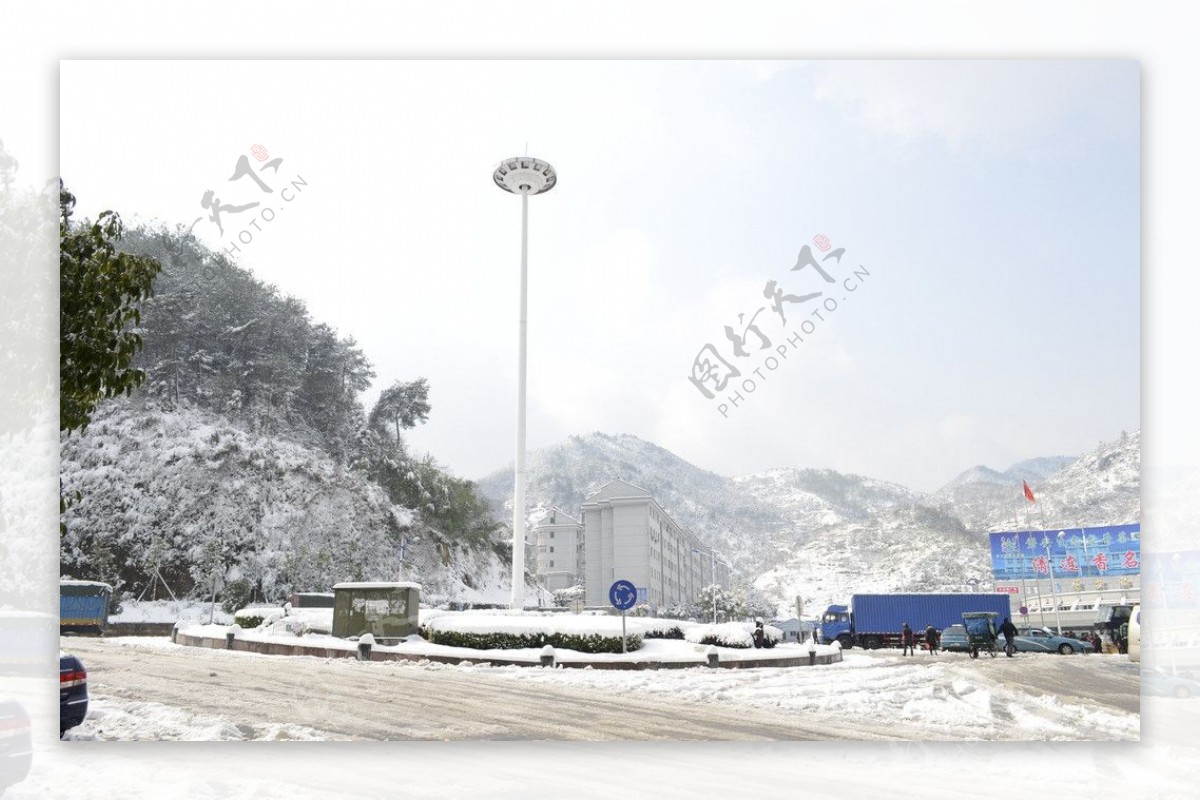 磐安汽车西站雪景图片