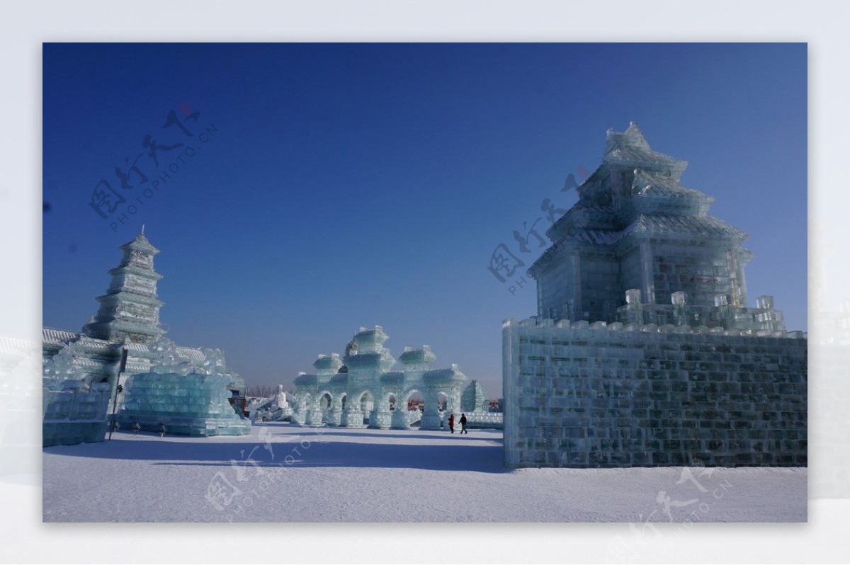 哈尔滨白天冰灯建筑图片