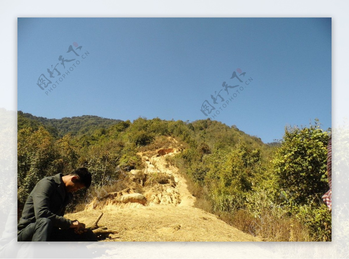 云南天空最美山林山路图片