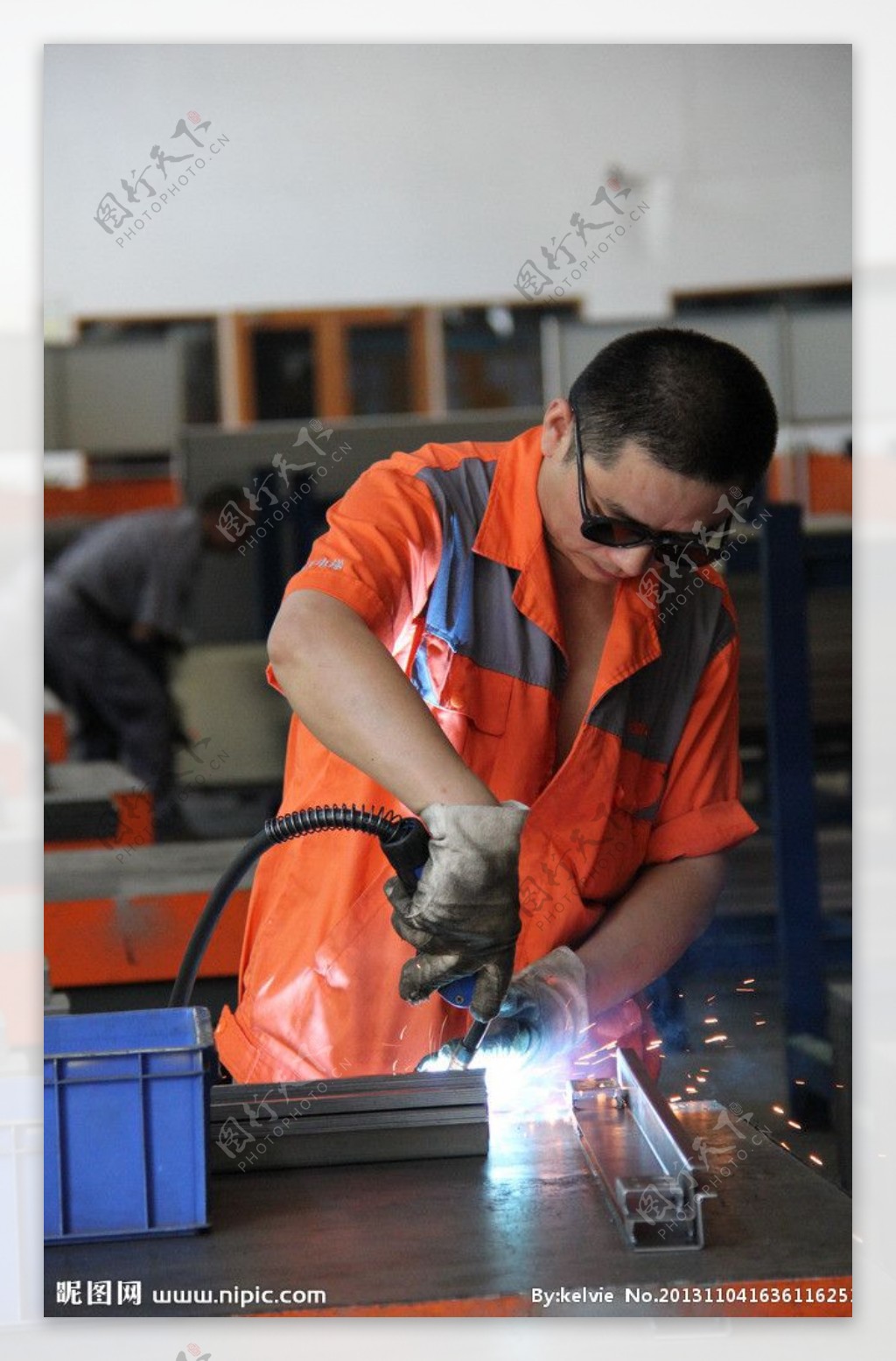 电焊工人图片