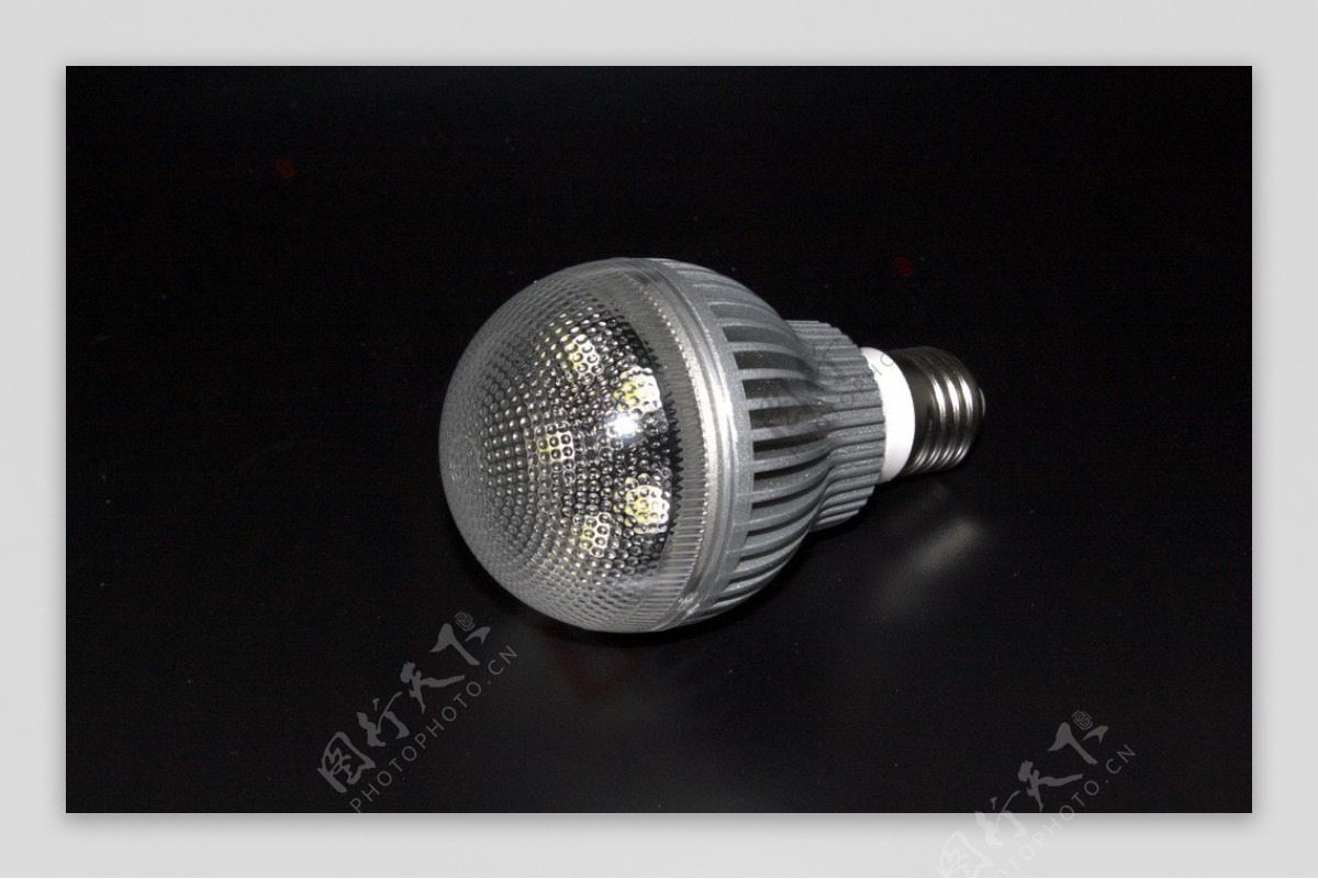 LED球型灯泡5W图片