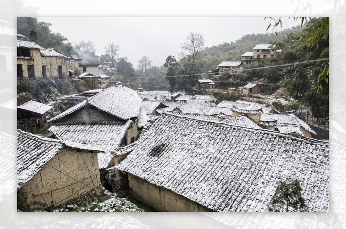 山村雪景图片