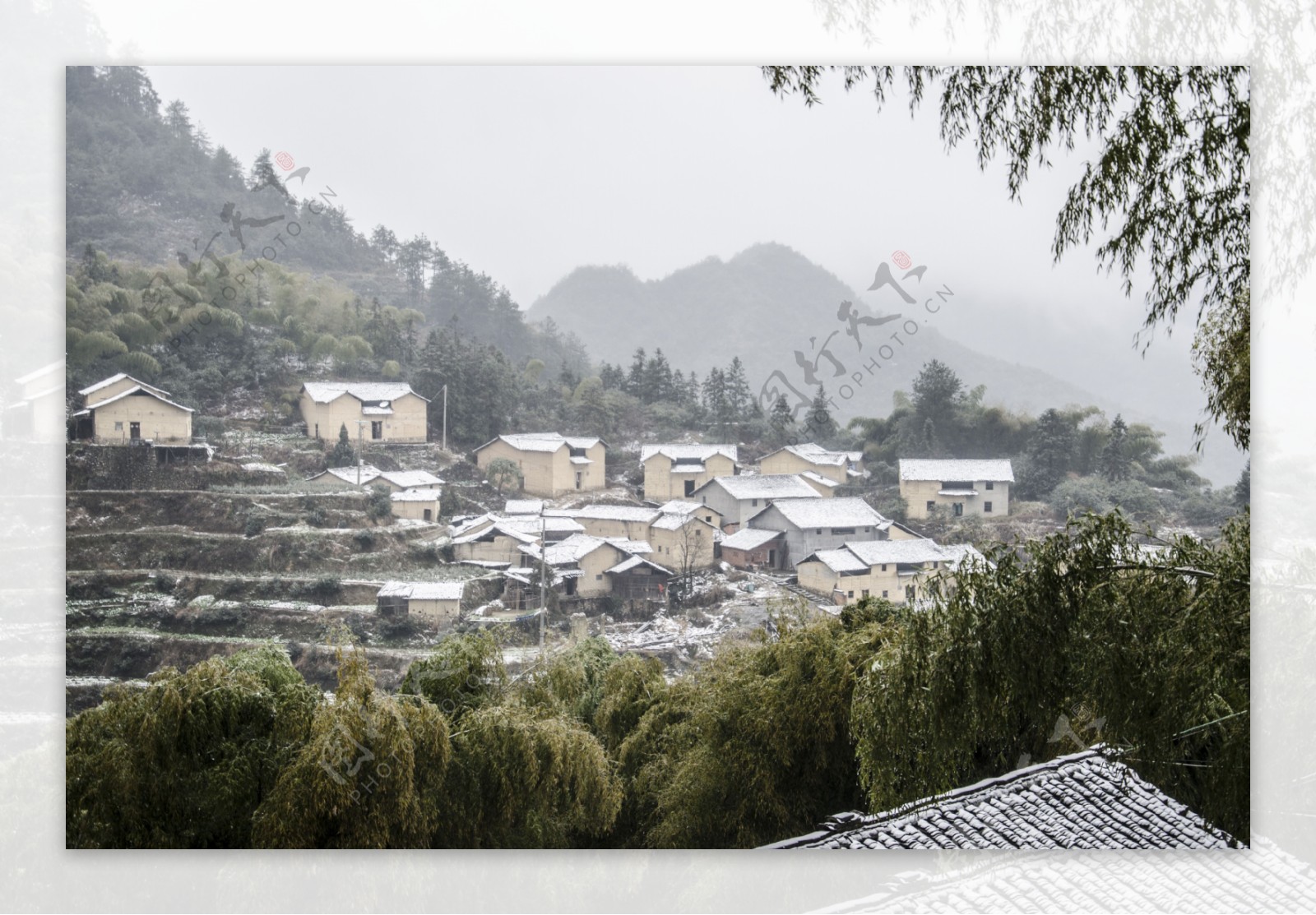 山村雪景图片