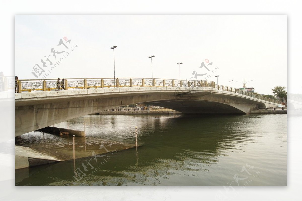台南安平安亿桥图片