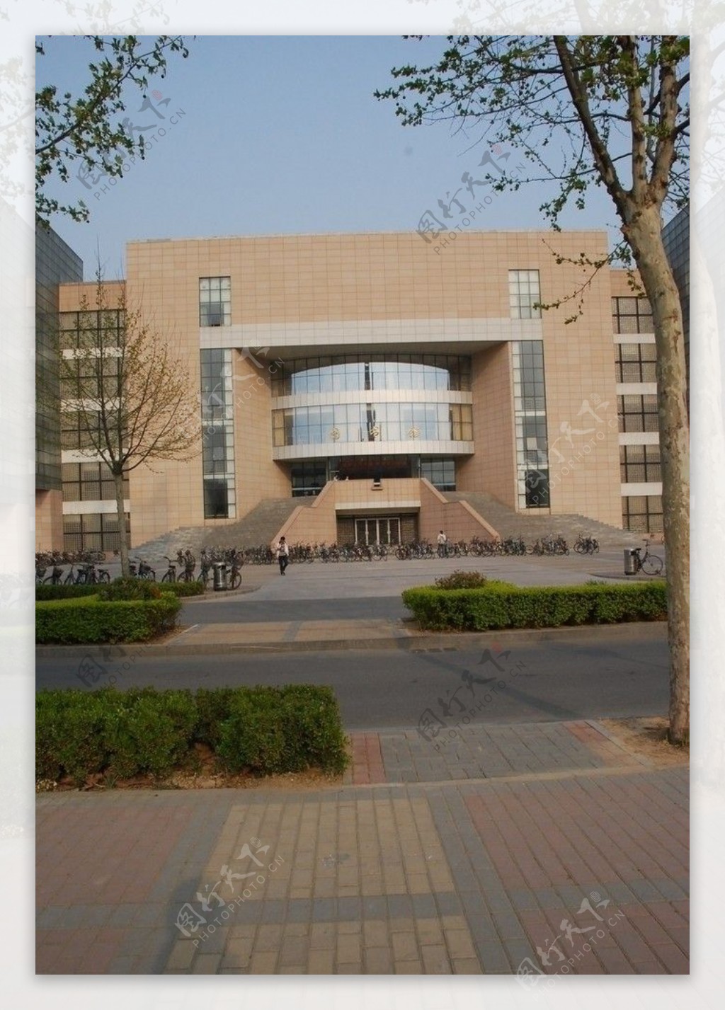 郑州大学行政楼图片