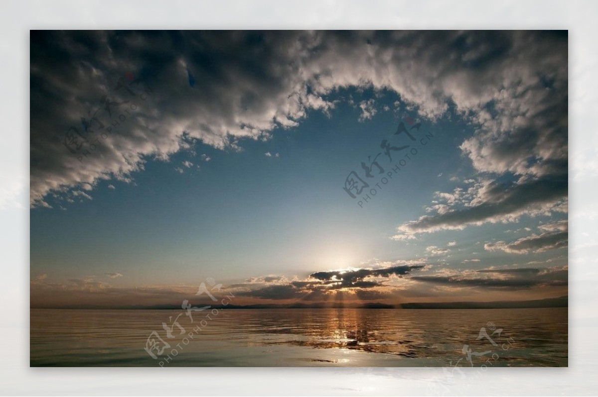 贝加尔湖日落风光图片