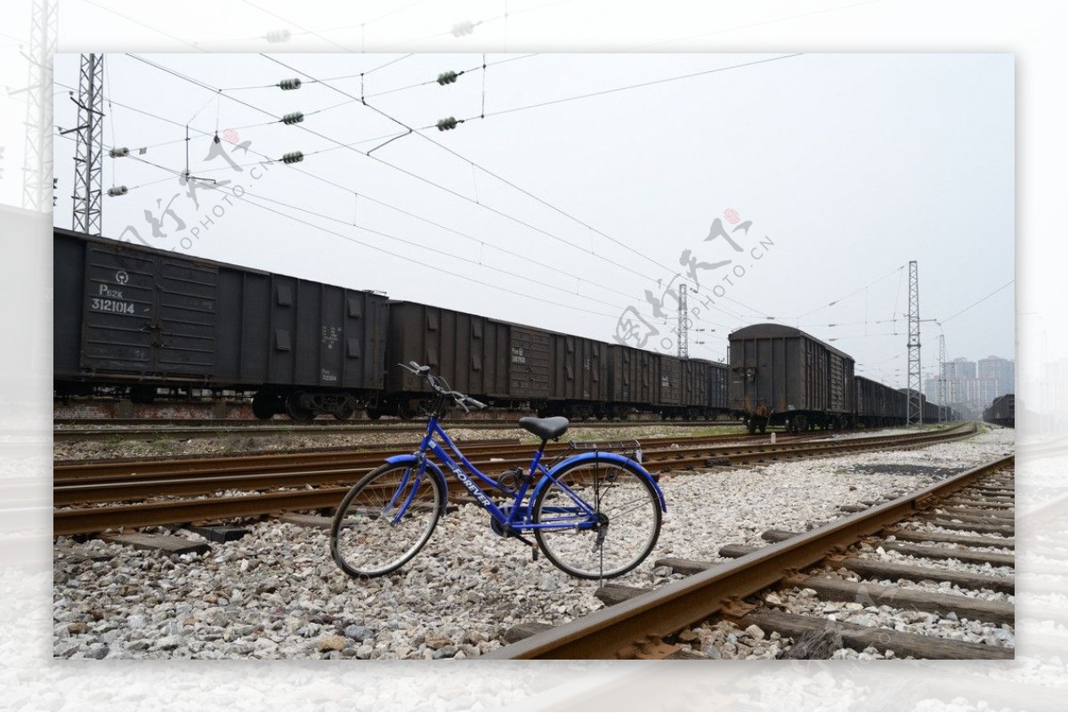 自行车火车图片