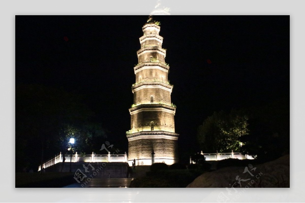 【携程攻略】荆州万寿宝塔景点,万寿宝塔建于明代。风雨和大江的风洗刷，经历了600多年。 他的…