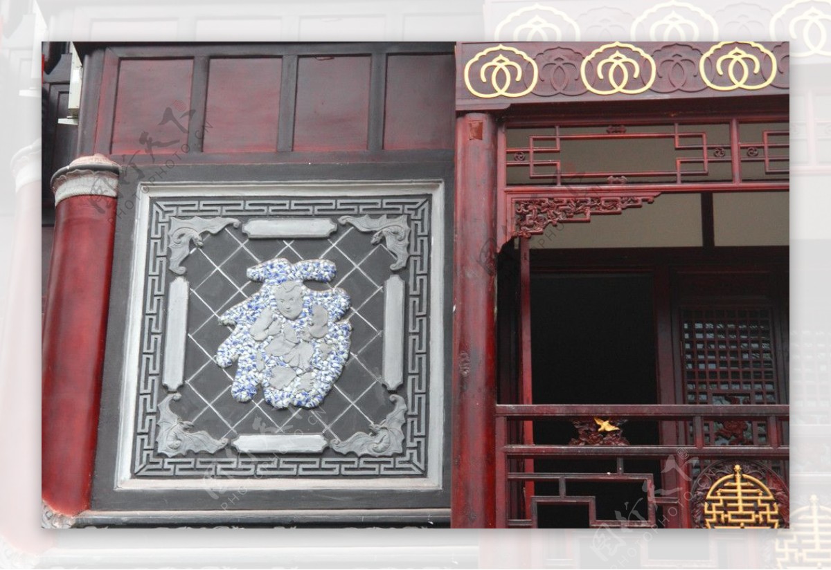 仿中式建筑与福字壁画装饰图片