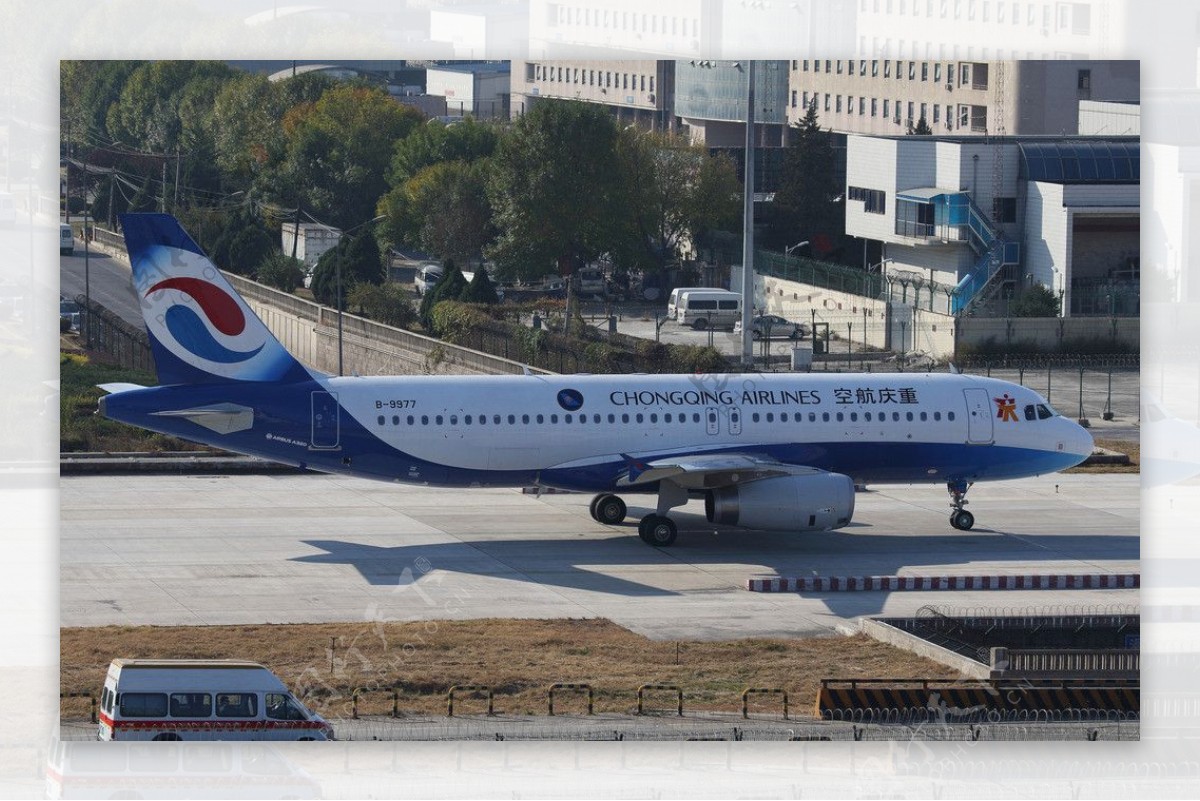 重庆航空空客A320图片