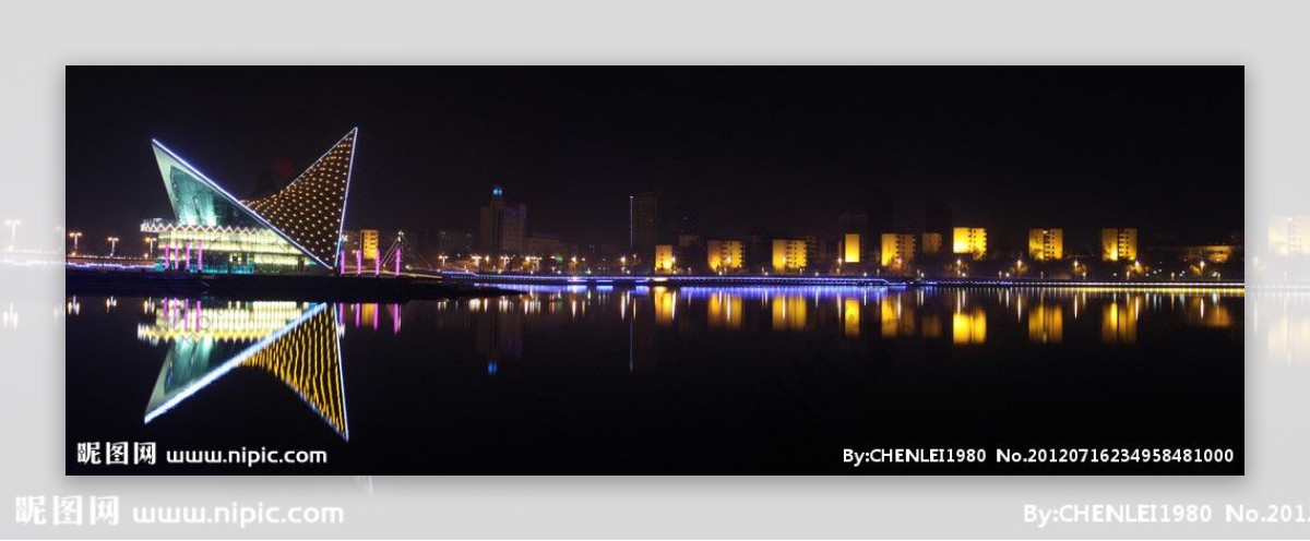 喀什东湖夜景图片