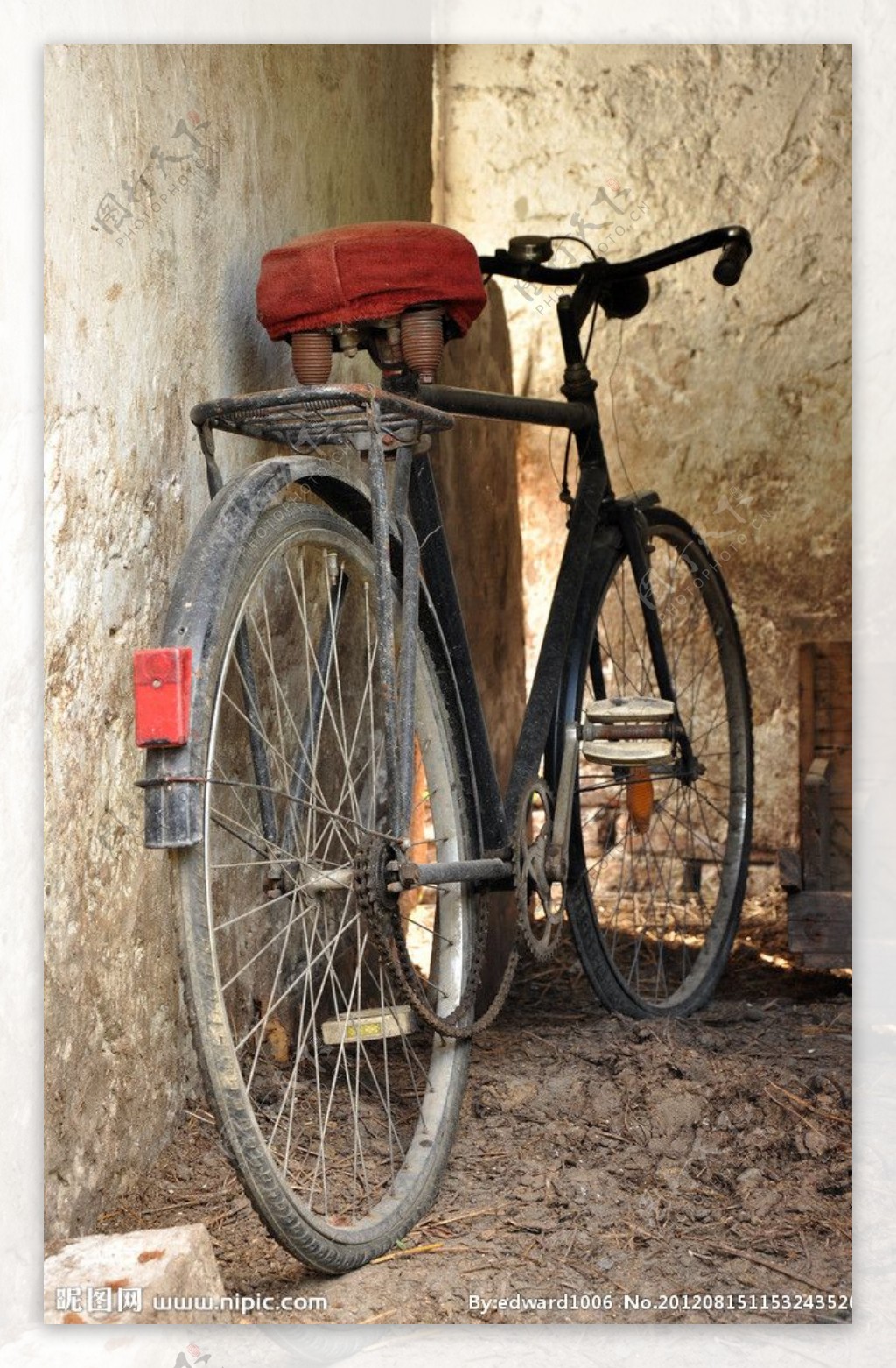 破旧自行车图片