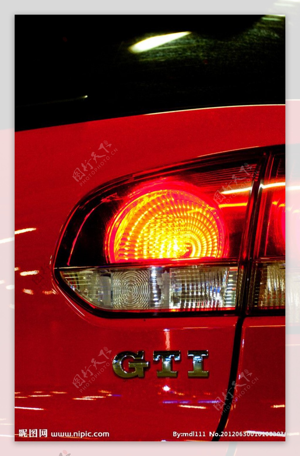 大众高尔夫GTI20TSI尾灯及车标图片