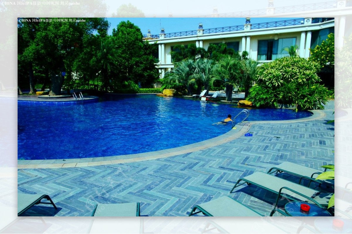 高山酒店环保游泳池图片