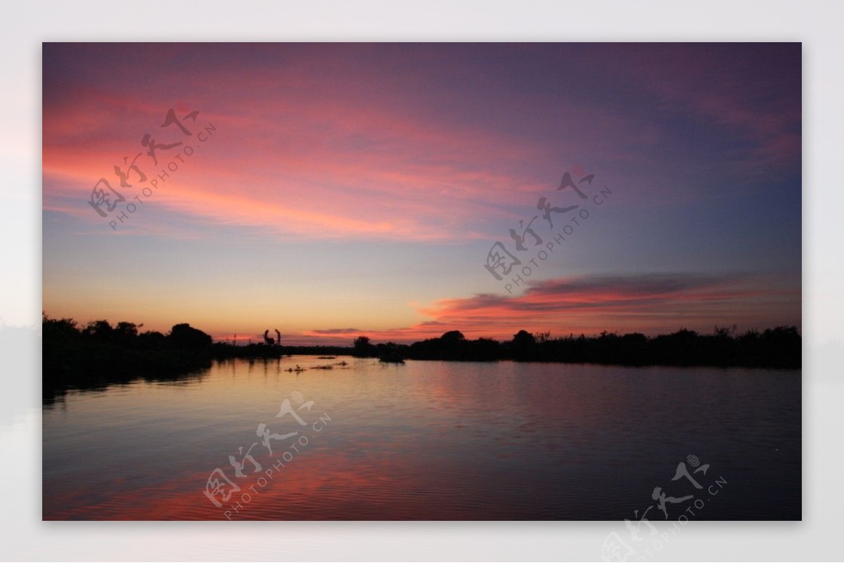 洞里萨湖日落图片
