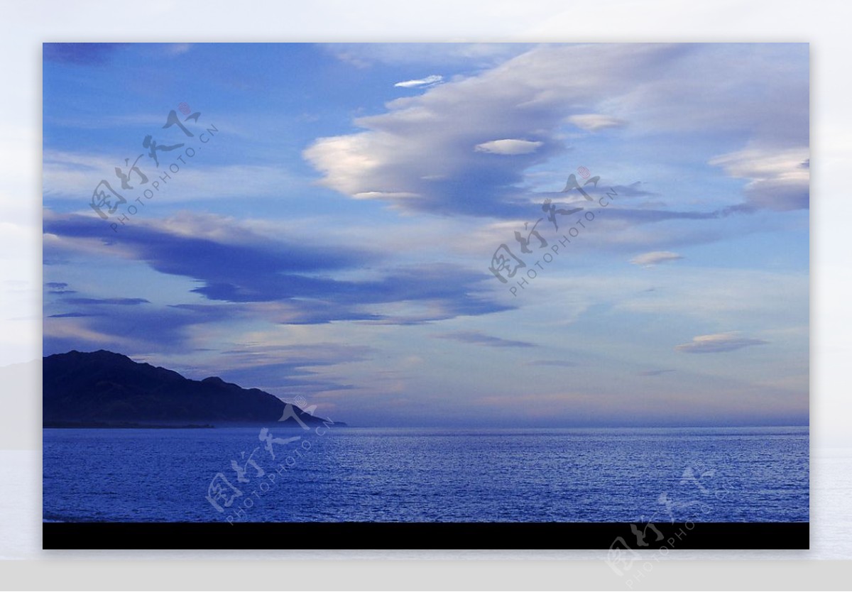 蓝天海景图片