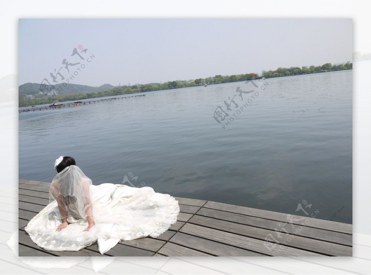 西湖边新娘图片